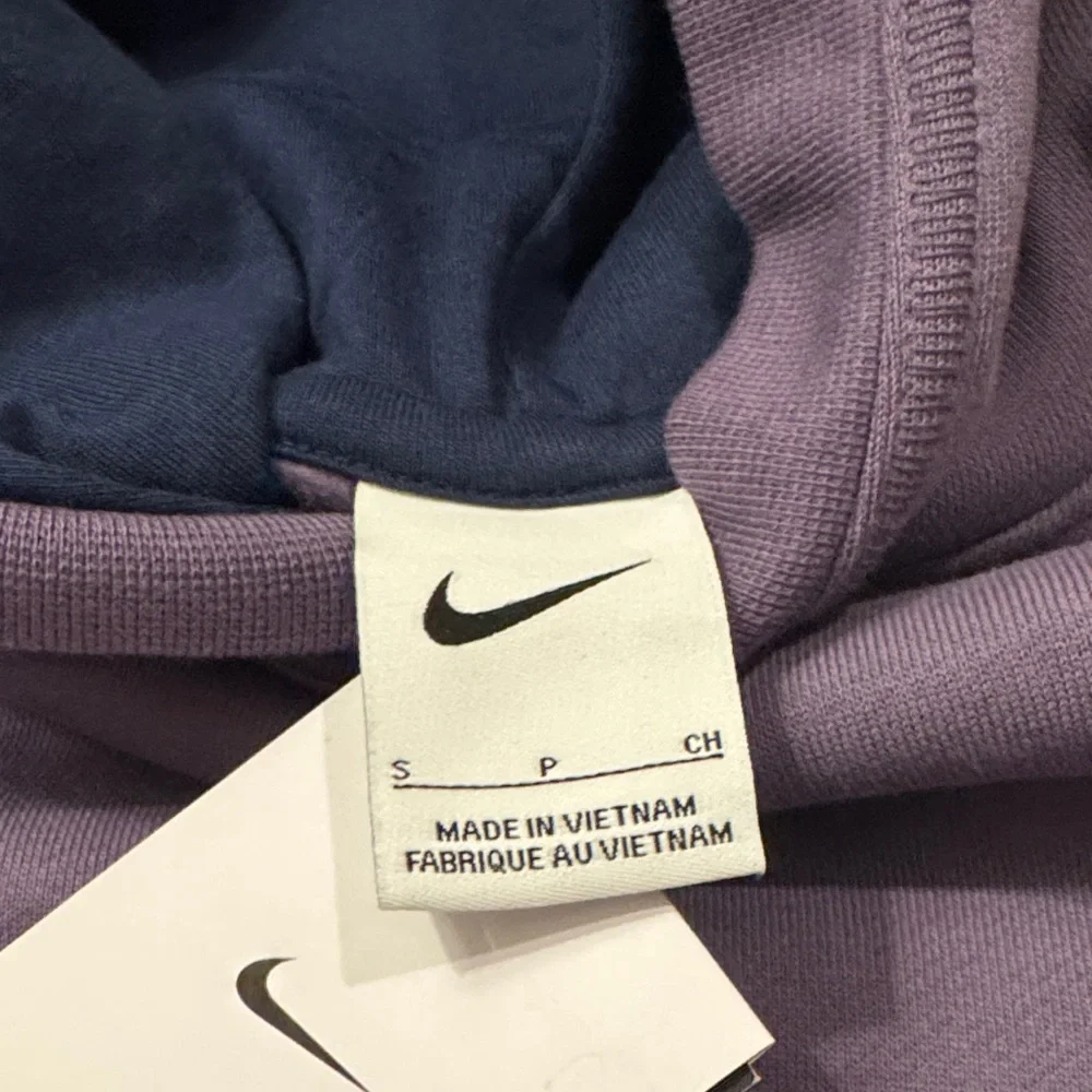 Nike LeBron James Boys Size S Hoodie with Embroidered Logo NWT - Picture 7 of 7